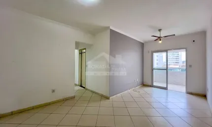 Apartamento móveis planejados na guilhermina de 2 dormitórios, 1 suíte, confira em praia grande.