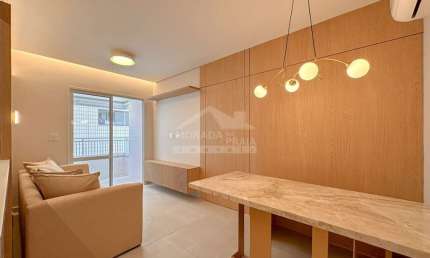 Apartamento DECORADO e VISTA MAR na VILA GUILHERMINA