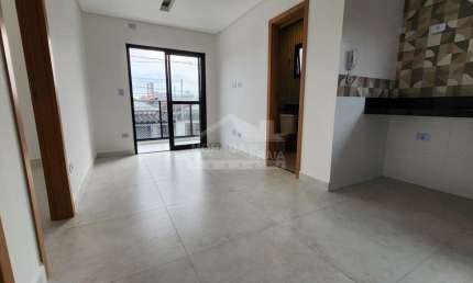 Casa Sobreposta ALTA em Condomínio Fechado na Mirim, 3 dormitórios, sacada, confira em Praia Grande.