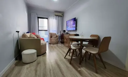 Apartamento grande na guilhermina, 1 dormitório, sacada, vaga, confira em praia grande.