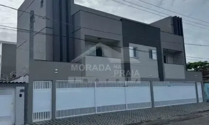 Casa SUPERIOR de Condomínio Fechado no CENTRO do Boqueirão , 2 dormitórios, confira em Praia Grande.