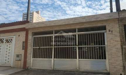 Casa geminada na TUPI, 02 dormitórios. Confira na Imobiliária em Praia Grande.