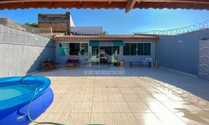Casa ISOLADA no Canto do Forte, 2 dormitórios, confira na imobiliária em Praia Grande.