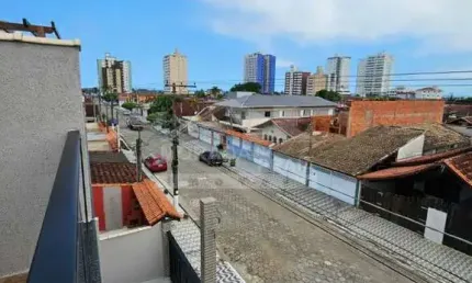Triplex na Mirim, 3 Dormitórios, quintal, Venha Conferir na Imobiliária em Praia Grande.