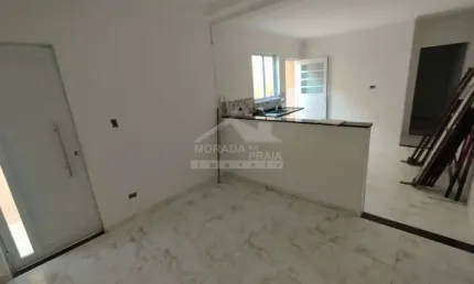 Sobrado na guilhermina de 1 dormitórios, 1 vaga, confira na imobiliária em praia grande.