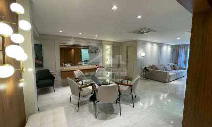 Apartamento 03 dormitórios, 03 suites, 02 VAGAS DEMARCADAS venha conferir na Imobiliaria em Praia Gr