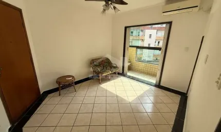Apartamento mobiliado na guilhermina, 1 dormitório, sacada, 1 vaga, confira em praia grande.