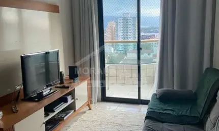 Apto todo semi mobiliado 1 dorm, sacada, lazer, 150 mts mar, só na imobiliária em praia grande.
