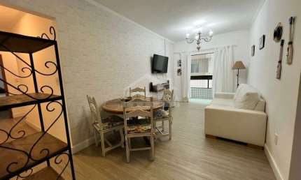 Apartamento MOBILIADO na Guilhermina, 2 Dormitórios, Sacada, 100 Metros Mar, Só em Praia Grande.