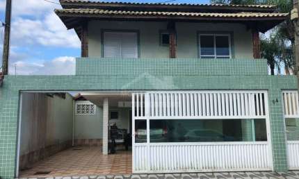 Casa de condominio sobreposta apenas 50 metros da praia no Jardim Real