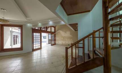 Sobrado ISOLADO no JARDIM MATHILDE, 5 Suítes, Confira na Imobiliária em Praia Grande.