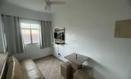 Apartamento MOBILIADO na Guilhermina, 1 dormitório, 50 metros da praia, confira em Praia Grande.