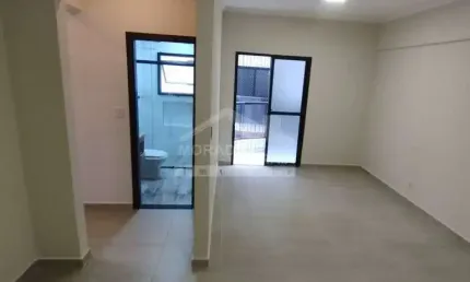Apartamento no canto do forte, 2 dormitórios, piscina, confira na imobiliária em praia grande.