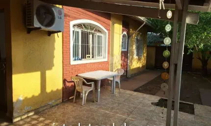 Casa com 2 dormitórios - canto do forte - em sua imobiliária na praia grande.
