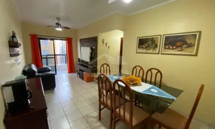 Apartamento TOTALMENTE MOBILIADO, PRÉDIO FRENTE MAR, lazer, só na imobiliária em Praia Grande.
