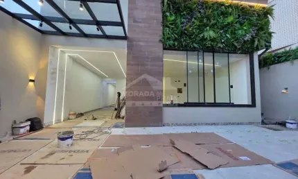 Casa ISOLADA toda MOBILIADA e DECORADA na Aviação, 3 dormitórios, piscina, confira em Praia Grande.