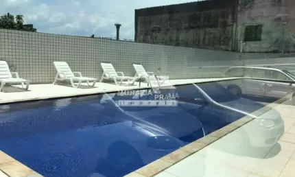 Apartamento na guilhermina, 2 dormitórios, sacada, vaga, piscina, confira em praia grande.