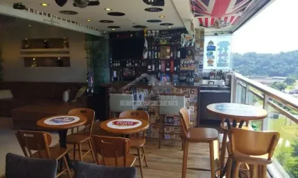 Apartamento alto padrão e decorado no forte, lazer completíssimo, só na imobiliária em praia grande.