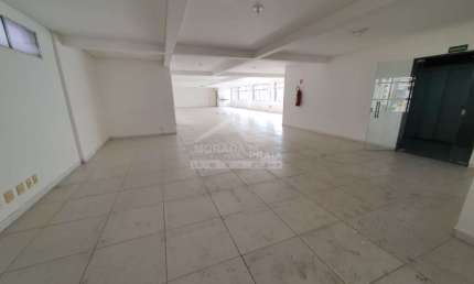 Prédio COMERCIAL no CENTRO da Guilhermina com 2.930 m², 35 Vagas, Só na Imobiliária em Praia Grande.
