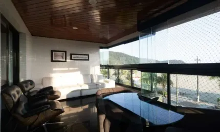 Apartamento frente mar, mobiliado e decorado no canto do forte, só na imobiliária em praia grande.
