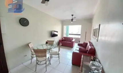 Apartamento a 200 metros do mar com lazer no prédio.