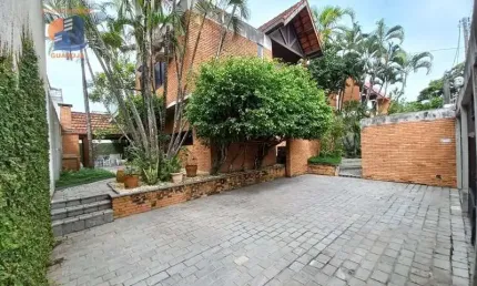 Casa Padrão para Venda em Praia da Enseada Guarujá-SP