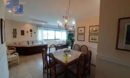 Amplo Apartamento com 4 Dormitórios Lado Praia Guarujá