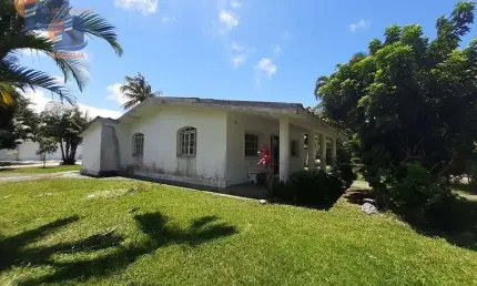 Terreno e Casa Residencial ou Comercial Localizada no Jardim Virginia.
