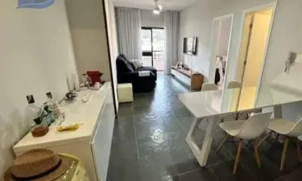'oportunidade' apartamento com sacada e lazer no prédio.