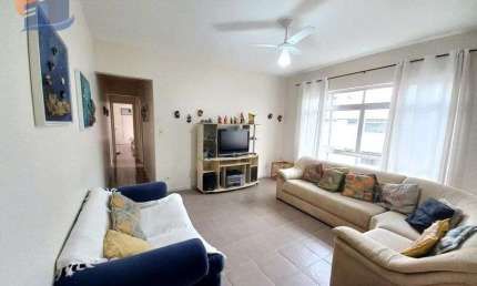 Amplo Apartamento com Ótima Localização a 250 Metros da Praia.