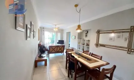 Amplo apartamento de Frente com sacada Região dos Restaurantes!