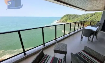 Belíssimo Apartamento com Vista Oceânica em Praia do Guarujá.