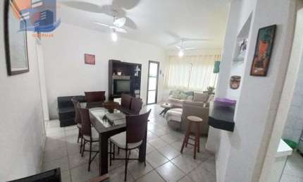 Amplo apartamento com sacada na praia da Enseada Guarujá!
