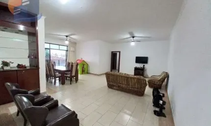 Amplo apartamento à venda no guarujá – conforto e lazer à beira-mar.