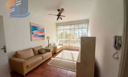 Apto c/amplo espaço, 03 quartos, 02 banheiros, a 200 metros da praia!