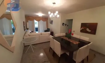 Amplo apartamento a poucos metros da praia enseada.