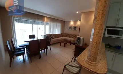 Amplo apartamento com 03 dormitórios, 300 metros da praia