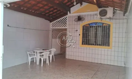 Casa para Venda ou Locação definitiva 120 m2-02 Quartos-Mirim
Fica a 300 Mtr da praia, ampla 02 vagas de  garagem,.
Sendo 02 Dormitórios, sendo 01 suítes, lavabo.
Casa mobiliada,. valor locação R$3.00