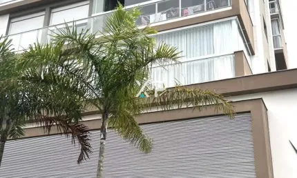 Apartamento a venda no Vogue Residence Palhoça com 2 quartos sendo 1 suíte, 2 banheiros, vaga dupla
