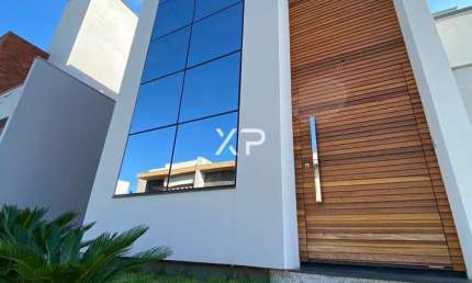 Casa Alto Padrão à venda em condomínio fechado 3 Quartos, sendo 1 suíte | XP1155