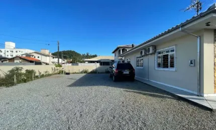Casa com 3 quartos à venda na Rua Blumenau, 1, Bela Vista, Palhoça