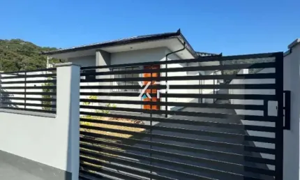 Casa de 2 quartos sendo um suíte, em forquilhas- são josé