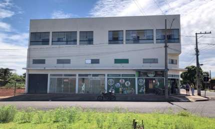 Vendo - Prédio Comercial com 2 pavimentos - 4 salas comerciais no térreo e 2 apartamentos no andar superior - Portal das Torres - Maringá-PR.