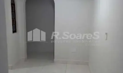 Apartamento com 2 quartos à venda na Estrada da Água Branca, Realengo, Rio de Janeiro, 55 m2 por R$ 150.000