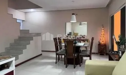 Casa em condomínio fechado com 3 quartos à venda na Rua Lagoa Bonita, Vargem Grande, Rio de Janeiro, 200 m2 por R$ 565.000