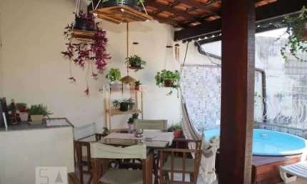 Casa em condomínio fechado com 2 quartos à venda na Rua Paturi, Tanque, Rio de Janeiro, 90 m2 por R$ 290.000
