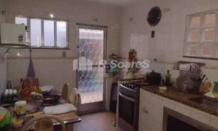 Casa com 3 quartos à venda na Rua Comendador Agostinho D'Almeida, Oswaldo Cruz, Rio de Janeiro, 80 m2 por R$ 300.000