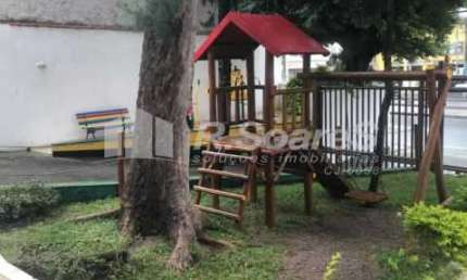 Apartamento com 2 quartos à venda na Rua Cândido Benício, Campinho, Rio de Janeiro, 73 m2 por R$ 180.000