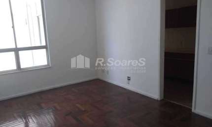 Apartamento com 2 quartos à venda na Rua Silva Pinto, Vila Isabel, Rio de Janeiro, 75 m2 por R$ 270.000