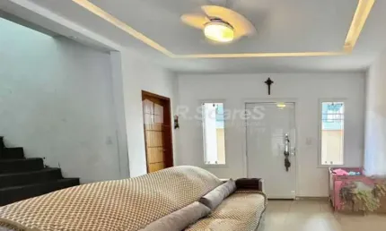 Casa com 4 quartos à venda na Rua Vicente Neiva, Jardim Sulacap, Rio de Janeiro, 261 m2 por R$ 900.000